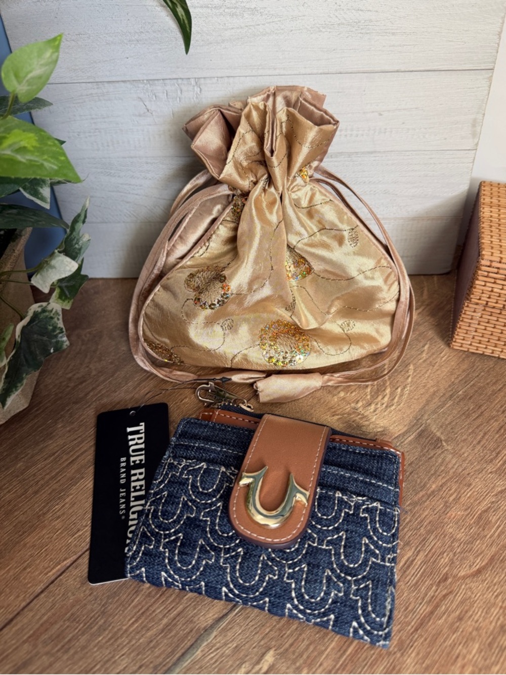 True Religion Horseshoe Quilted Denim Wallet - NWT - Picture 8 of 8